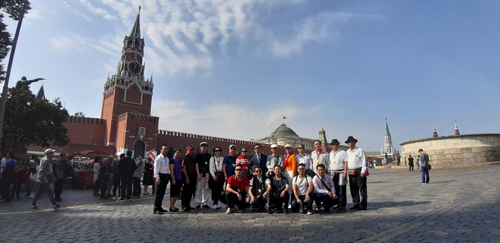 Đoàn làm việc tại Nga
